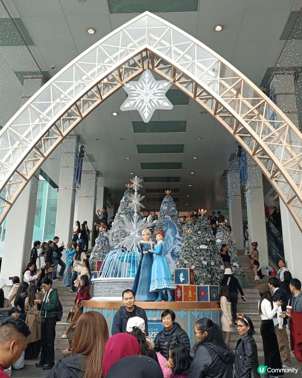 今年海港城嘅聖誕節以迪士尼作為佈置主題, 其中有一個大型的e...