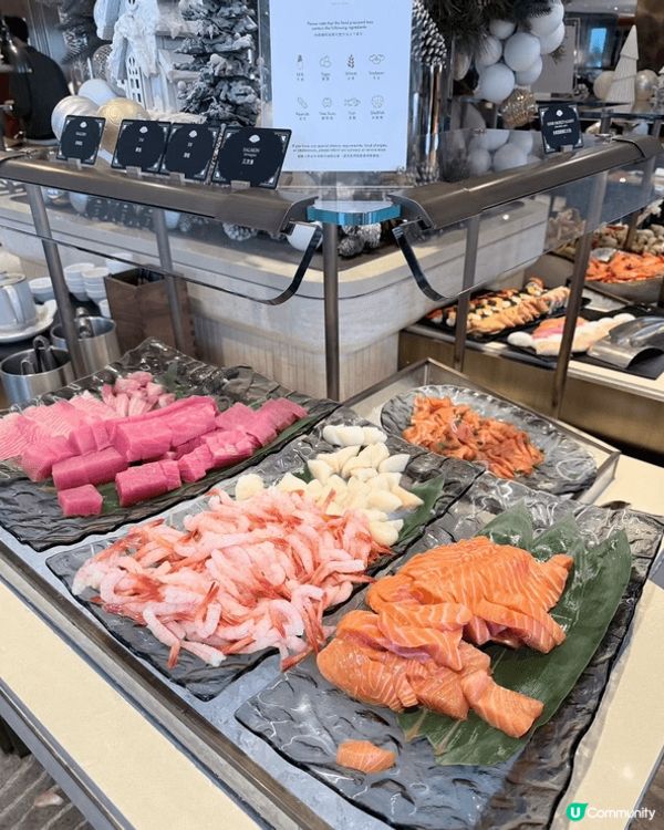 文華東方酒店週末自助早午餐，食物種類繁多，海鮮有龍蝦生蠔熟悉...