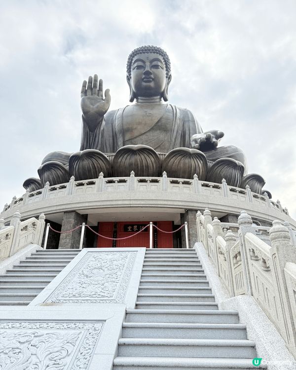 天壇大佛是香港大嶼山昂坪的地標性佛像，高達26.4米，象徵和...
