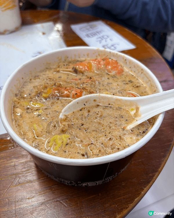 葵廣美食，看了衞詩雅的介紹，吃了宇治初時的粉絲，湯底很濃郁，...