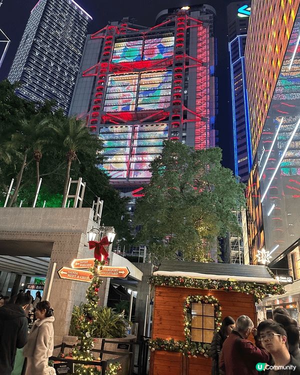 今年聖誕緊係要去中環同灣仔打下卡，啲投映加音樂真係好好氣氛架...