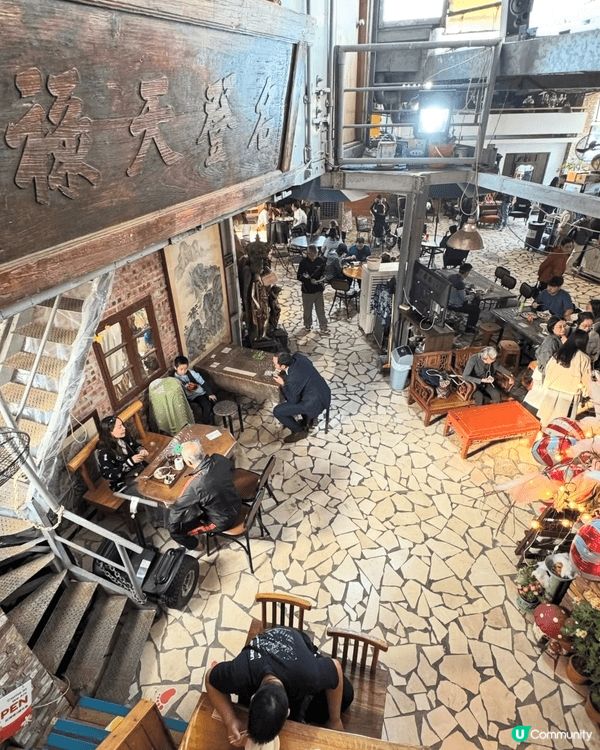 我大鄉里，唔知原來錦上路站都有嘢行，以為剩係得嗰跳蚤￼市場￼...