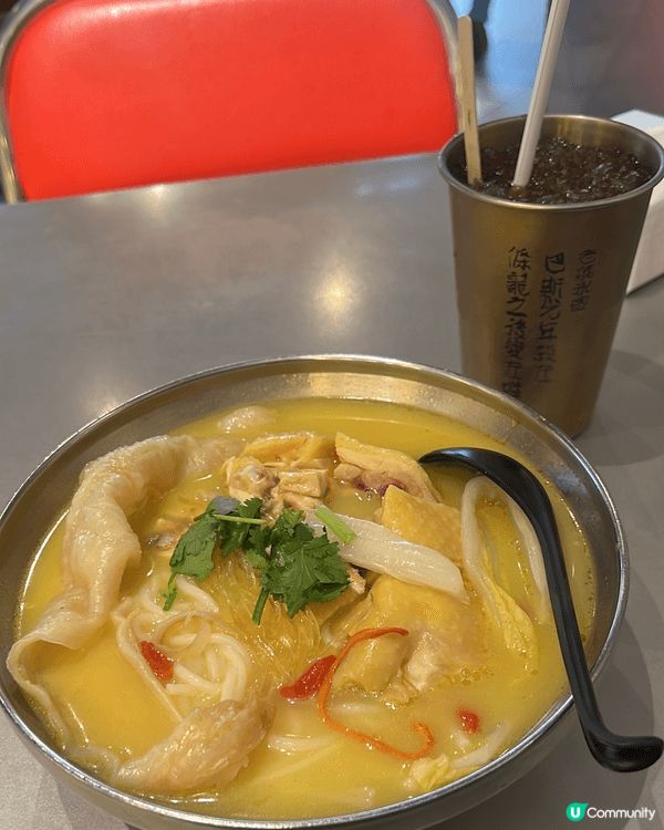 花膠雞阿媽足料靚湯雞湯米線，