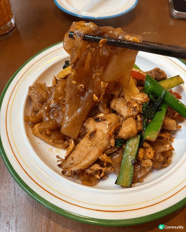 之前經過發現灣仔同銅鑼灣之間有間門面好有特色嘅泰菜，今次特登...
