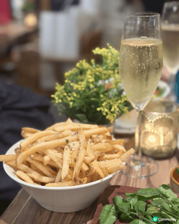 Osteria UNO 位於大角咀西九匯地下的一間價格比很高...