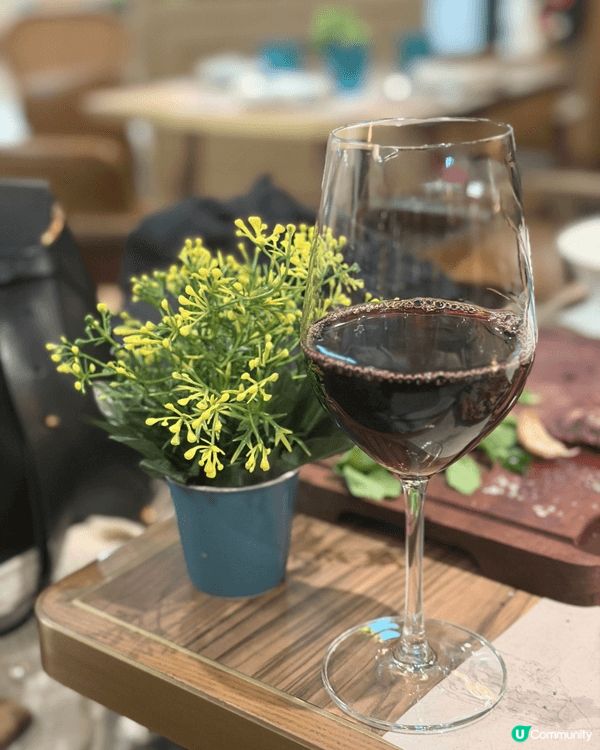 Osteria UNO 位於大角咀西九匯地下的一間價格比很高...