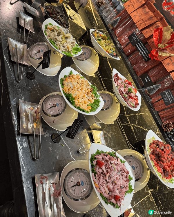 聖誕節跟家人歡度少不了去吃一餐自助餐，豐富的自助餐，令一家人...