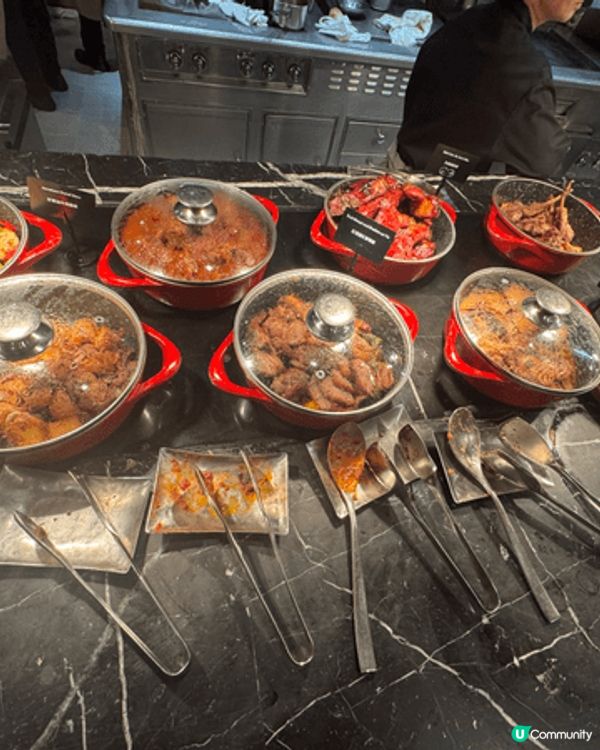 聖誕節跟家人歡度少不了去吃一餐自助餐，豐富的自助餐，令一家人...