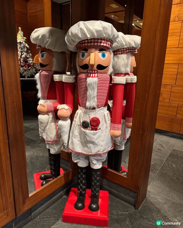 聖誕節跟家人歡度少不了去吃一餐自助餐，豐富的自助餐，令一家人...