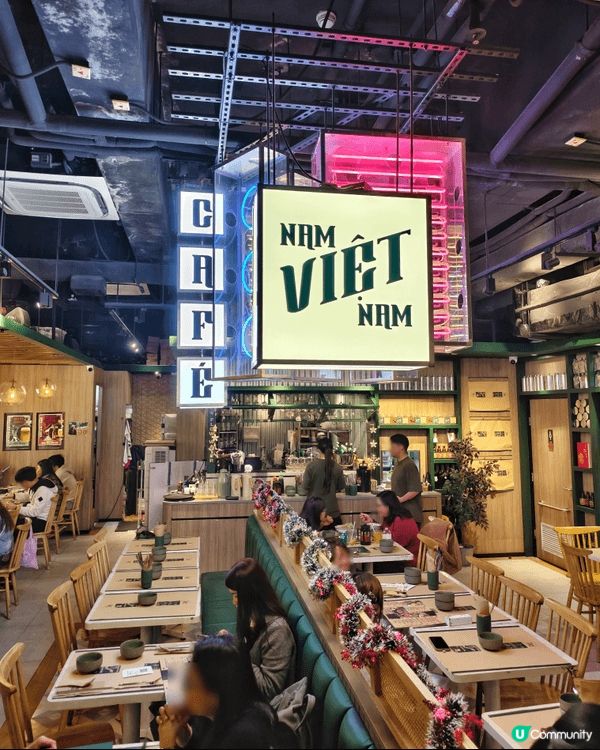旺角🚇嘅 NAM VIỆT NAM CAFÉ 🍴，餐廳主打創...