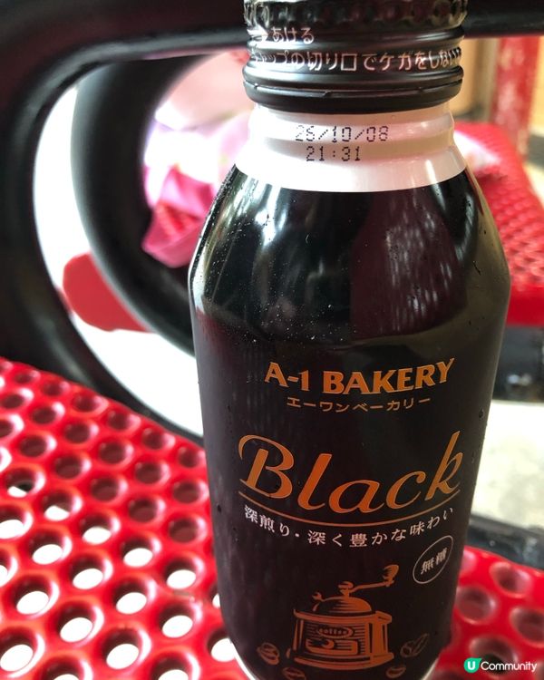 千層蛋糕打卡📸！配齋啡☕️，味道…🤔