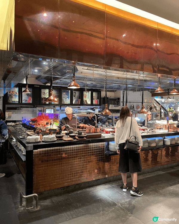 之前已經在W Hotel內的星宴中餐廳和親友享用晚餐及在包廂...