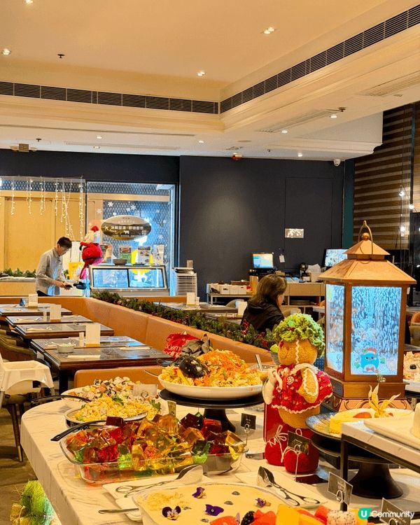 今個聖誕同小朋友去MR. Steak 食半自助餐。主菜牛扒、...
