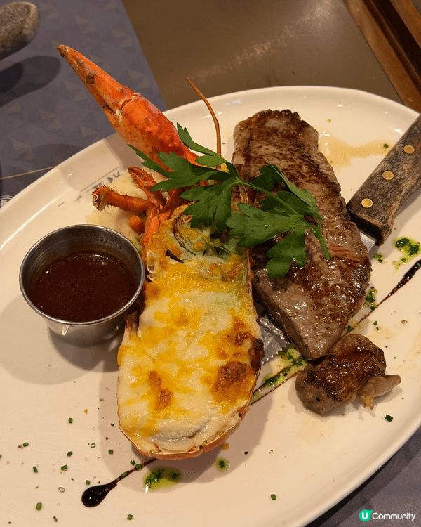 今個聖誕同小朋友去MR. Steak 食半自助餐。主菜牛扒、...