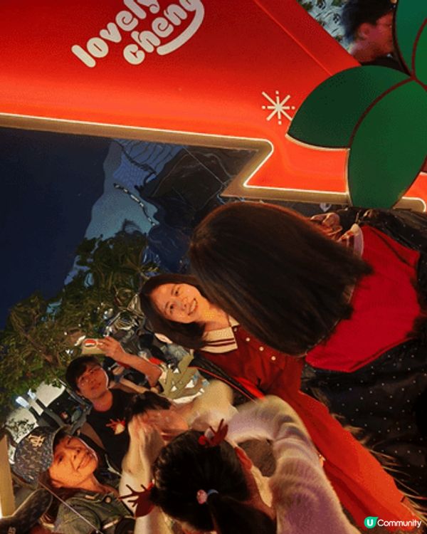 平安夜約齊一家大細，一起到尖沙咀海港城打卡拍照，感受滿滿的聖...