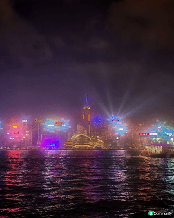 平安夜約齊一家大細，一起到尖沙咀海港城打卡拍照，感受滿滿的聖...