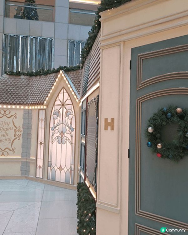 landmark聖誕裝飾， 滿漂亮的，但如果要上去拍照就要花...