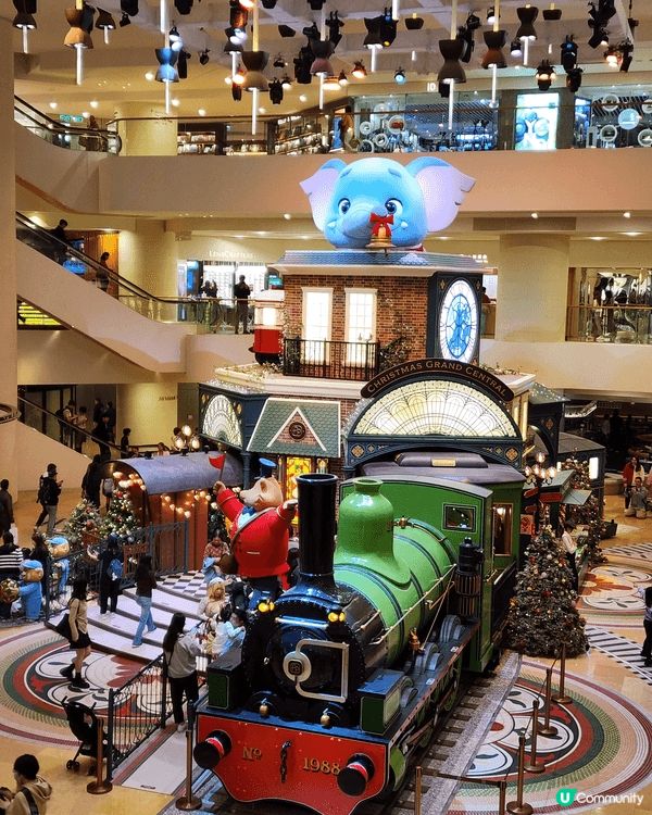 聖誕節一定要同家人或朋友去金鐘太古廣埸欣赏聖誕大型装置, 今...