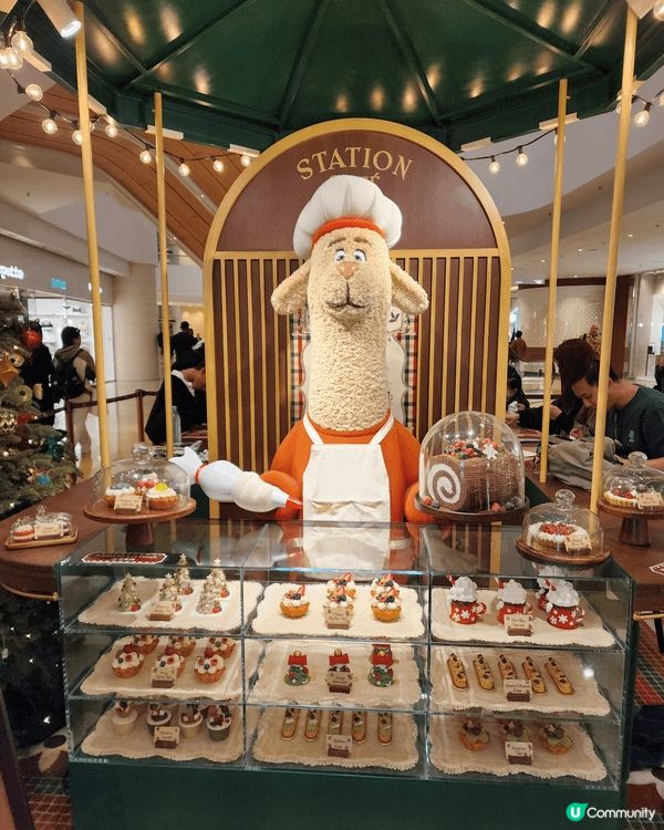 聖誕節一定要同家人或朋友去金鐘太古廣埸欣赏聖誕大型装置, 今...