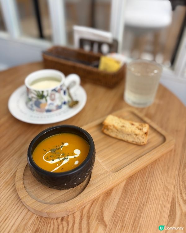 上環覓食記！樓上Cafe推介🤩 叮叮車景一流！