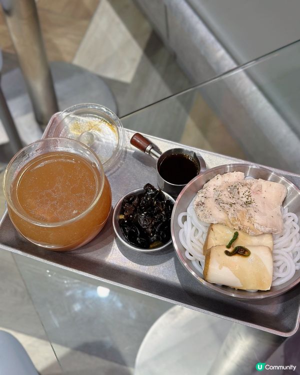 主打原盅燉湯秘製滷水「悠悠食堂」