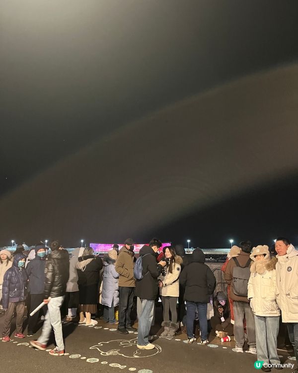 1.  跨年煙花震撼！🎆 頭頂爆💥！上海寶山勁近！