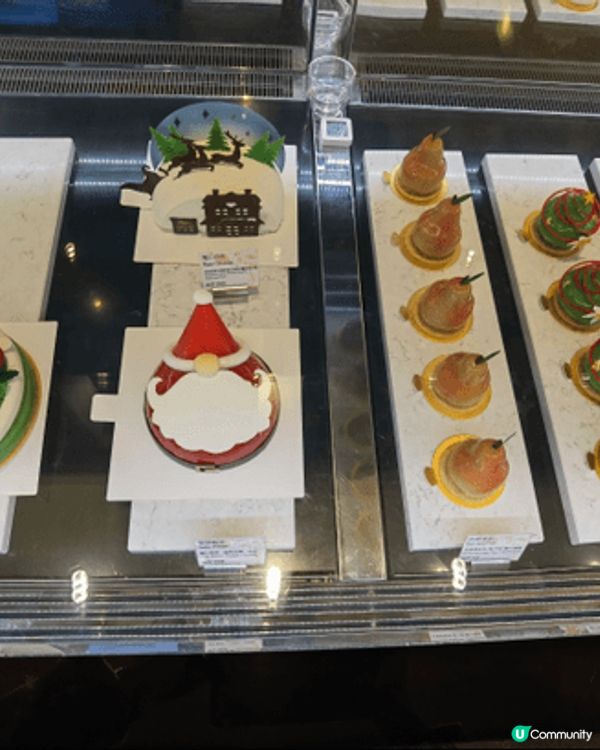 聖誕期間一家大細去咗澳門，美高梅酒店室內花園場景好有聖誕氣氛...