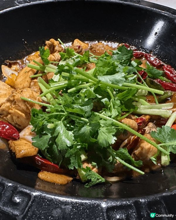 聖誕假期夜晚同幾個朋友去咗一間位於太子任食牛肉火鍋嘅店舖，除...