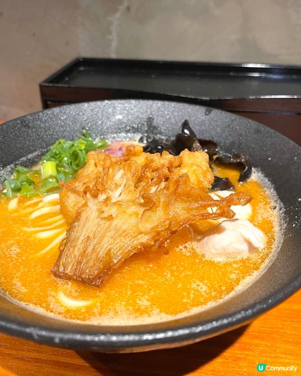 中環lookout 食六游