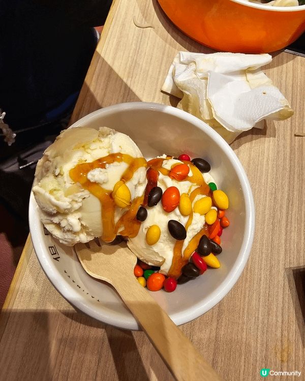 喜歡周圍去，演唱會，海邊，漂亮風景和燈飾,還有吃很多美食