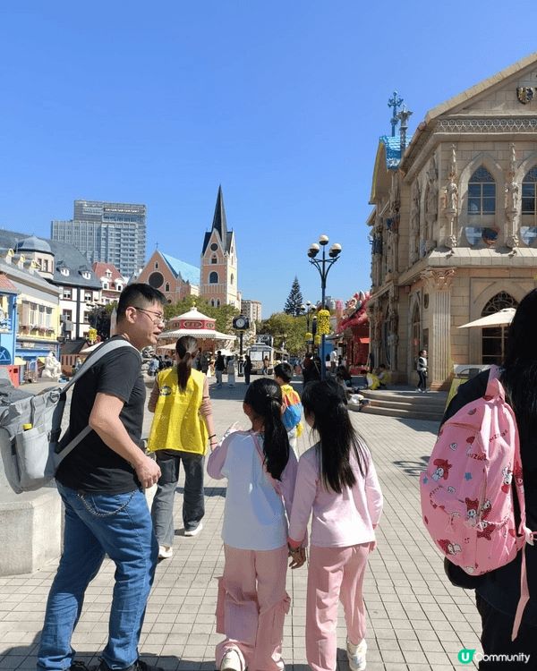 喜歡周圍去，演唱會，海邊，漂亮風景和燈飾,還有吃很多美食