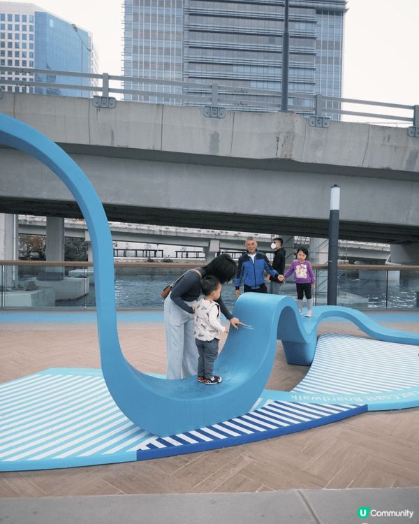 北角「東岸板道」最終開咗啦！❤️食到頭啖湯去行下，人流超多，...