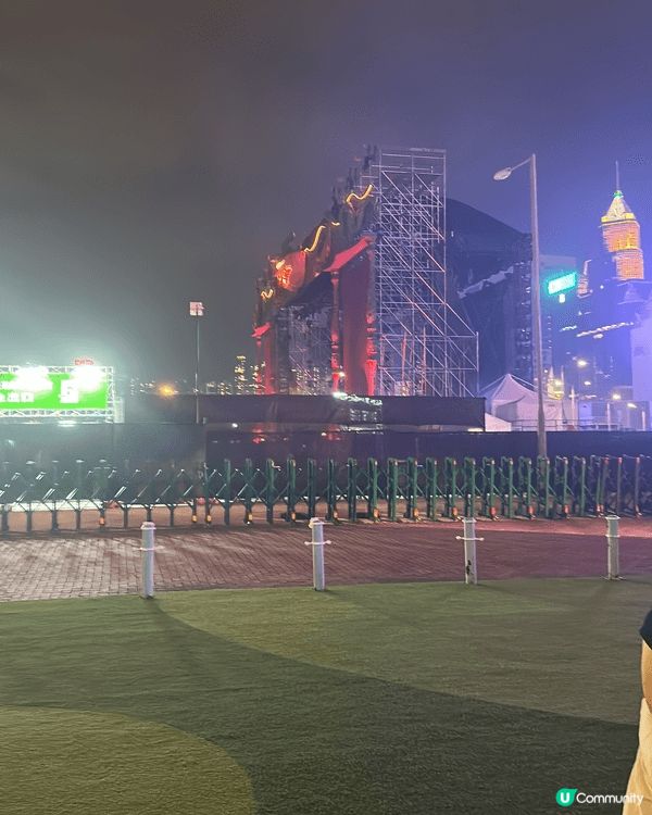 灣仔海旁好適合一家大細去 又大 同埋好適合而家天氣野餐吹下風...