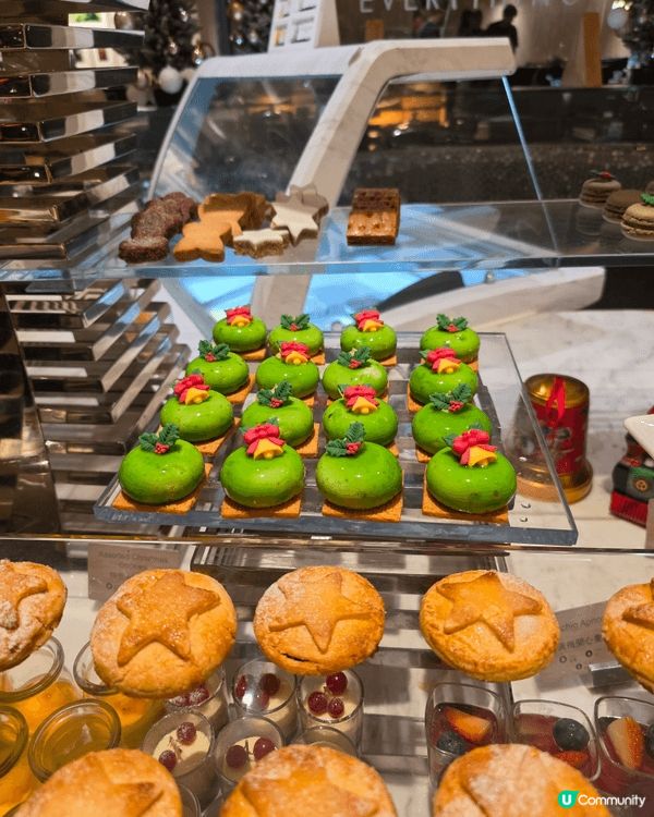 朗延酒店自助晚餐，充滿節日氣氛，食物種類多，即開生豪新鮮，還...