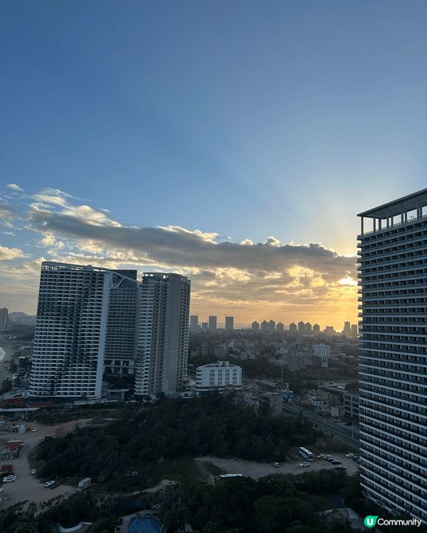 最近到訪了雙月灣，真的很美，酒店設施很齊全，一家大小都非常滿...