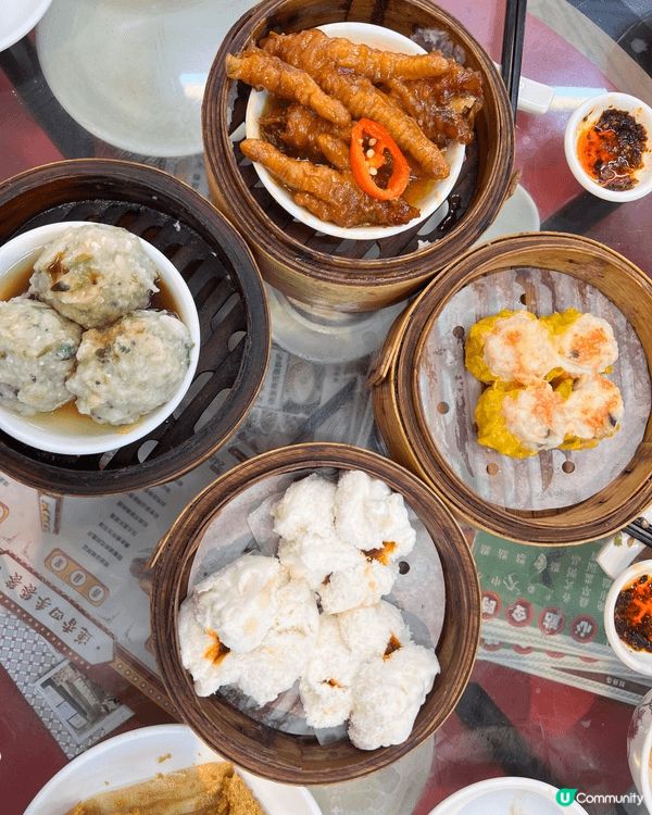 中環蓮香樓保留了傳統茶樓的推車文化，必去，而且點心種類超多都...