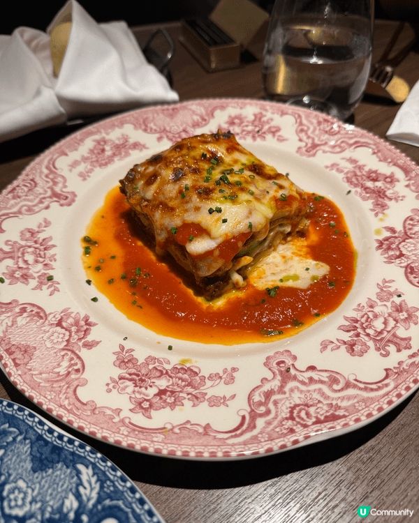 這間餐廳Penna在太古城中心的3樓，位置方便，裝修精緻，聖...