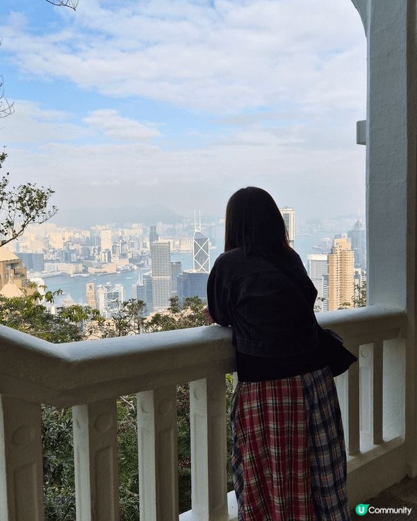 山頂唔係得凌霄閣同埋覽車，睇下香港景色都係好多人必做事。
