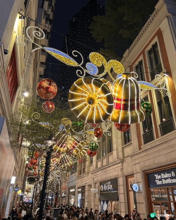 充滿聖誕氣息的利東街，於聖誕的時候有飄雪和美麗的燈飾，就像置...