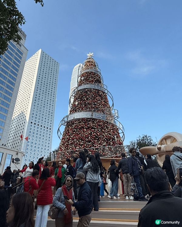 早前同小朋友去咗中環皇后像廣場睇聖誕樹 設計好靚 打卡一流