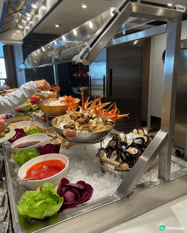 合和酒店節慶半自助午餐，地點方便，環境舒適，食物種類及味道不...