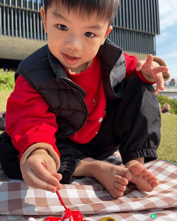 每年聖誕正日都會跟孩子去西九龍野餐，以及欣賞聖誕樹。今年天氣...