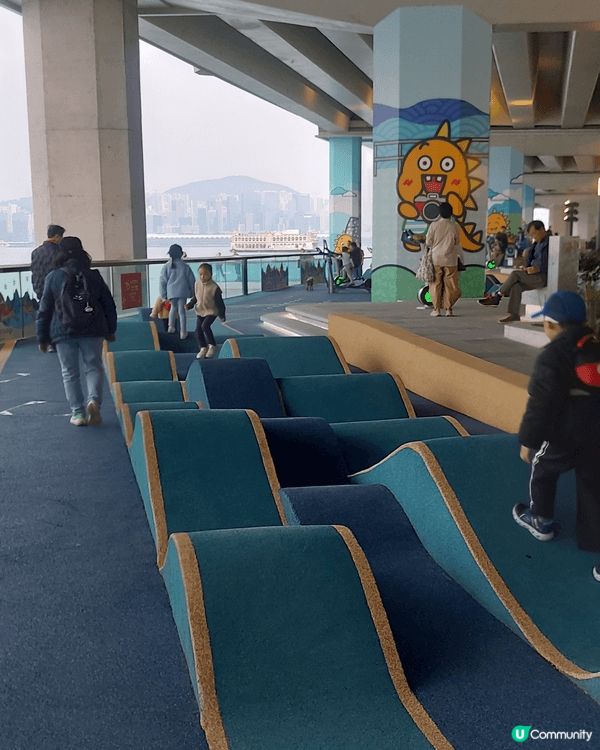 最近去左新開嘅東岸板道，算係香港第一條玻璃棧道，雖然好短，好...