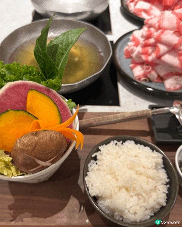 同朋友去睇戲之前，要醫一醫肚，喺門口聞到一陣陣香味，我哋就決...