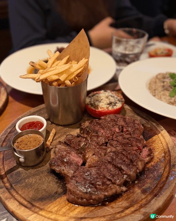 位於中上環既Bouchon Bistro，環境靚食物質素都唔...