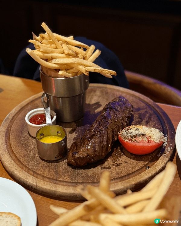 位於中上環既Bouchon Bistro，環境靚食物質素都唔...