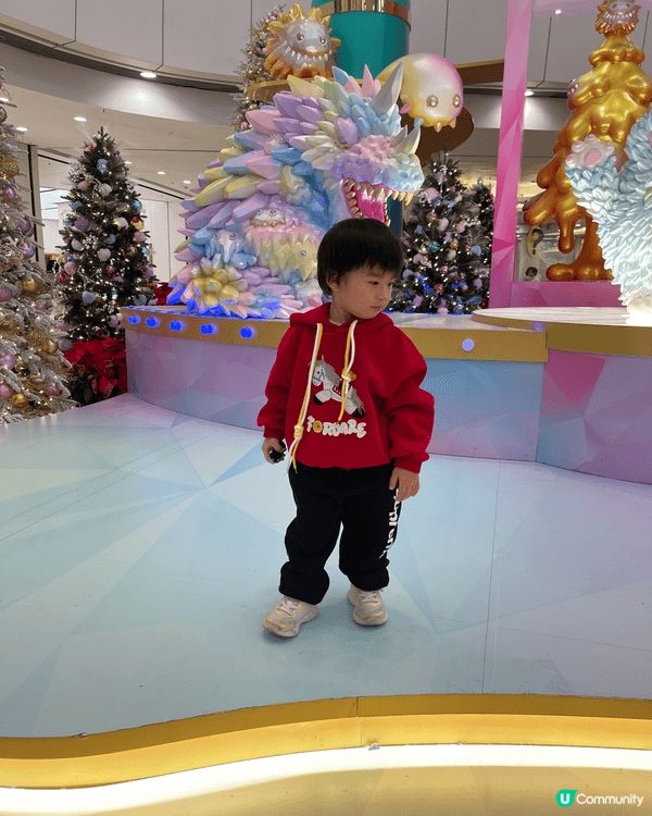 小朋友跑跑跳跳，好開心😀