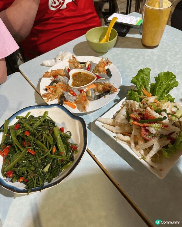 九龍城街市，真係好多野食，尤其是泰國野食最出名
