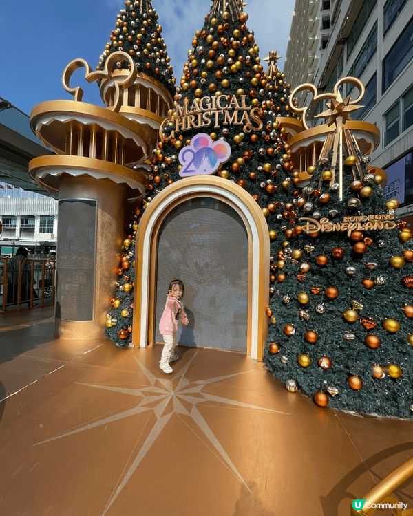 去咗海港城睇聖誕燈飾，好開心嘅回憶