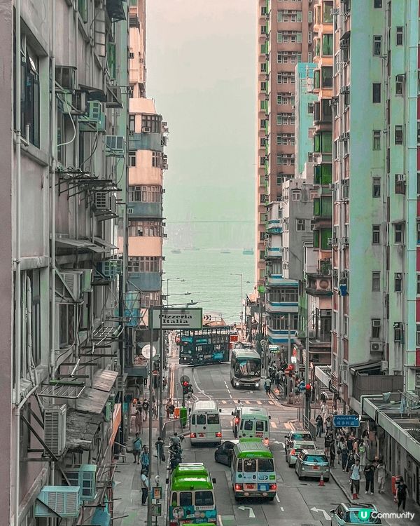 堅尼地城呢d真系好靚！！特別係係日落時分來到呢度，可以有意想...